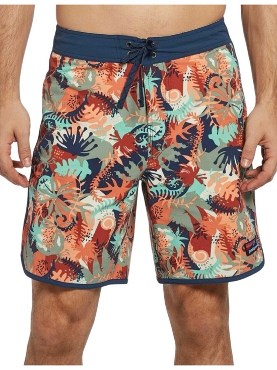 Patagonia Other - Patagonia Men’s Sz 34 Waist Tropical Print Scallop Hem Wayfarer Board Shorts